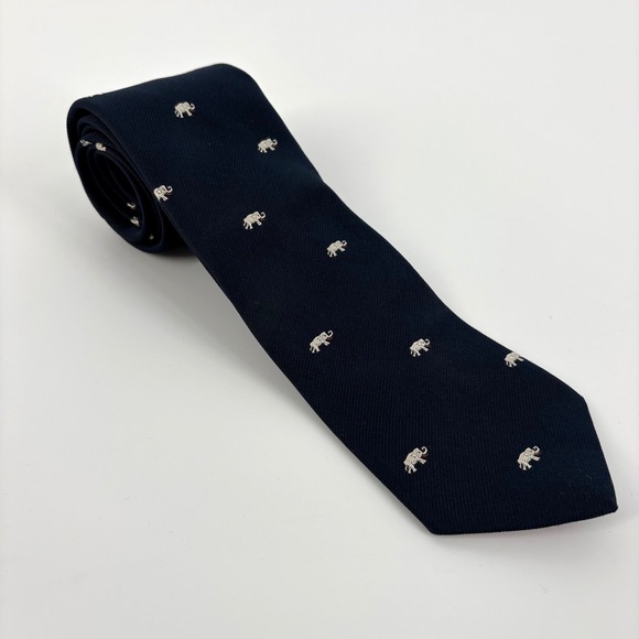 Briar Navy Blue Silk Polyester Blend Elephant Embroidered Mens Neck Tie - Picture 1 of 4